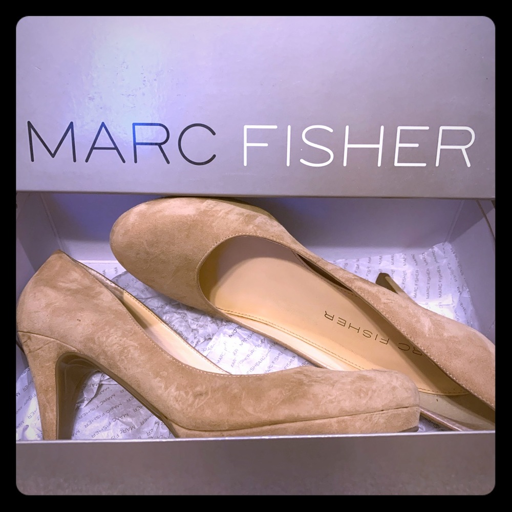 Marc Fisher size 7.5 m suede pumps